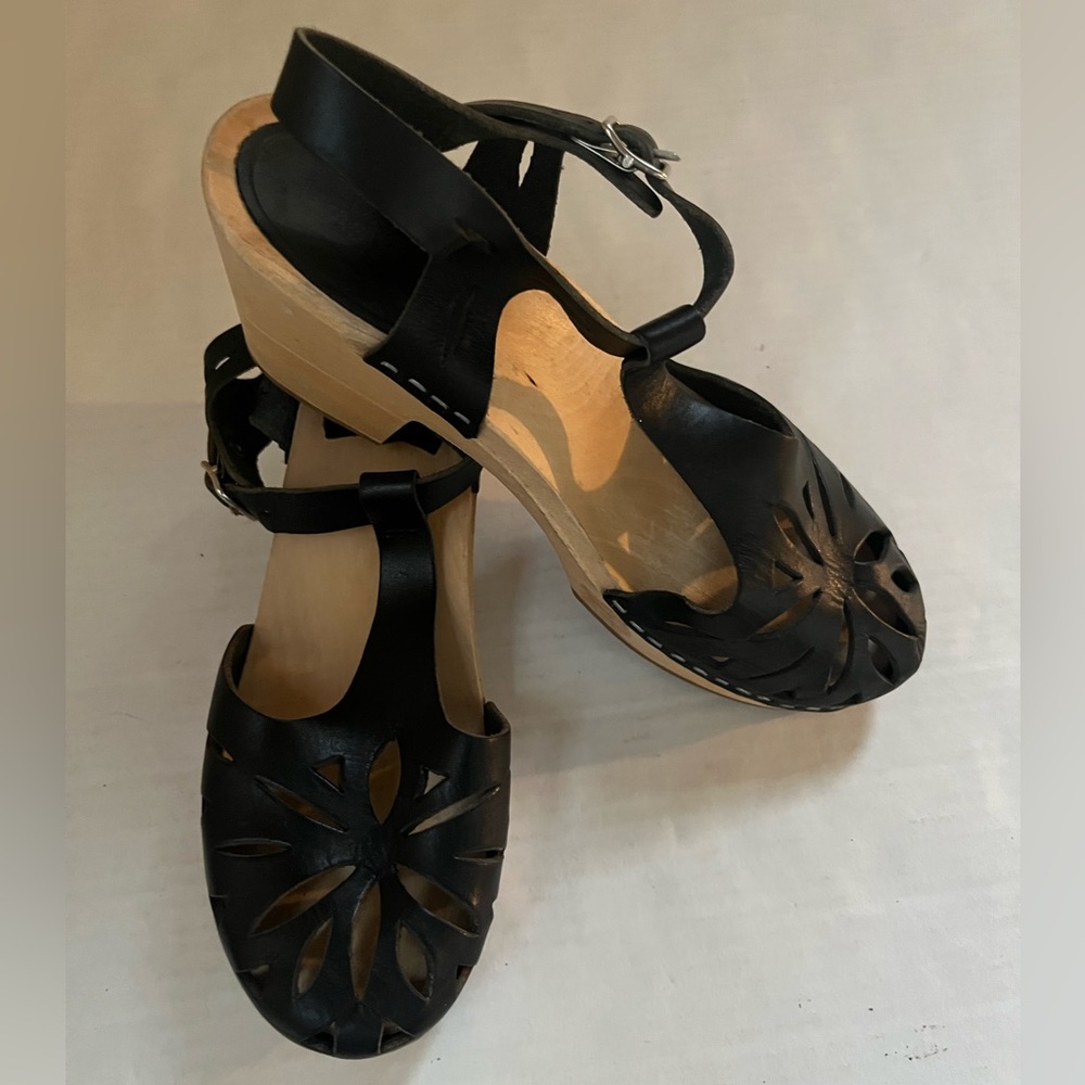 Swedish Hasbeens clog wedge sandals leather uppers floral cutout EU 38 - Picture 9 of 9